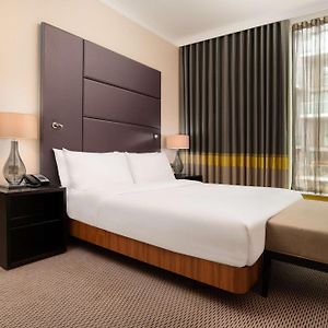 Suite met een King Size Bed op de Hoek